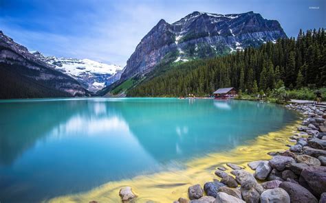 Le Lac de Niyang, une étendue d'eau turquoise à couper le souffle nichée au cœur des montagnes majestueuses !