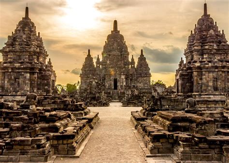  Le Candi Prambanan : Un Monument Hindou Majestueux et Mystérieux !