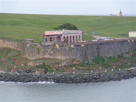   Le Fort de San Juan : Une Bastion d'Histoire à Qui Nhơn ! 