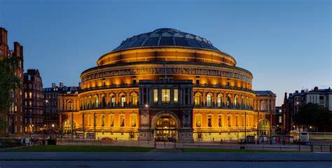 Le Royal Albert Hall : Temple de la musique et joyau architectural à Londres!