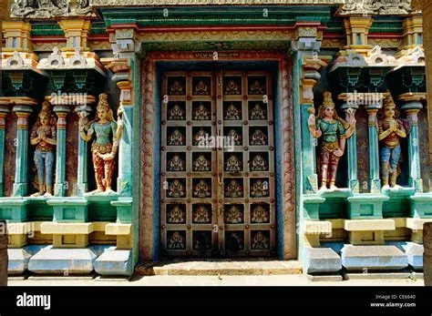 Le Temple de la Porte Céleste: Une Odyssée Spirituelle et Architecturale à Kunming!