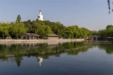 Le Tombeau de Li Beihai: Une Ode à l'Histoire et au Glamour Chinois !