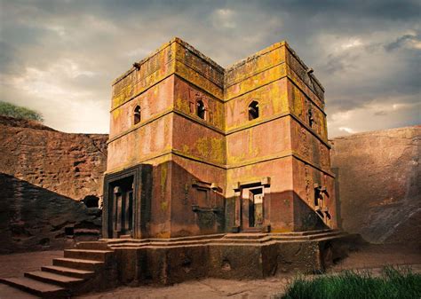 Le Patrimoine Intrigant de l'Église Saint-Georges à Lalibela! Un Monument Monolithique Sculpté dans la Roche