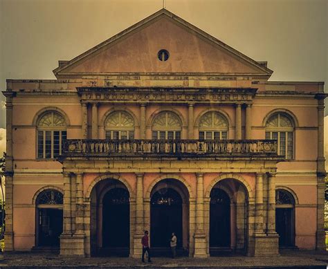  Le Théâtre Santa Isabel de Bahia: Un joyau architectural et un vestige historique captivant!